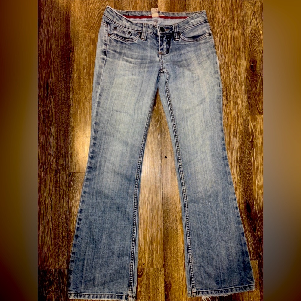 Refuge Jeans Womens Size3 Bootcut Light Blue Denim Medium Wash Jeans Embroidered